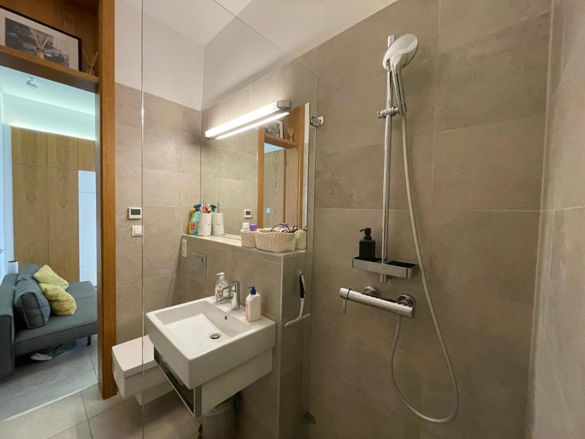 Stylish Studios Apartment In The City Center With Air Conditioning Budapest Exterior foto